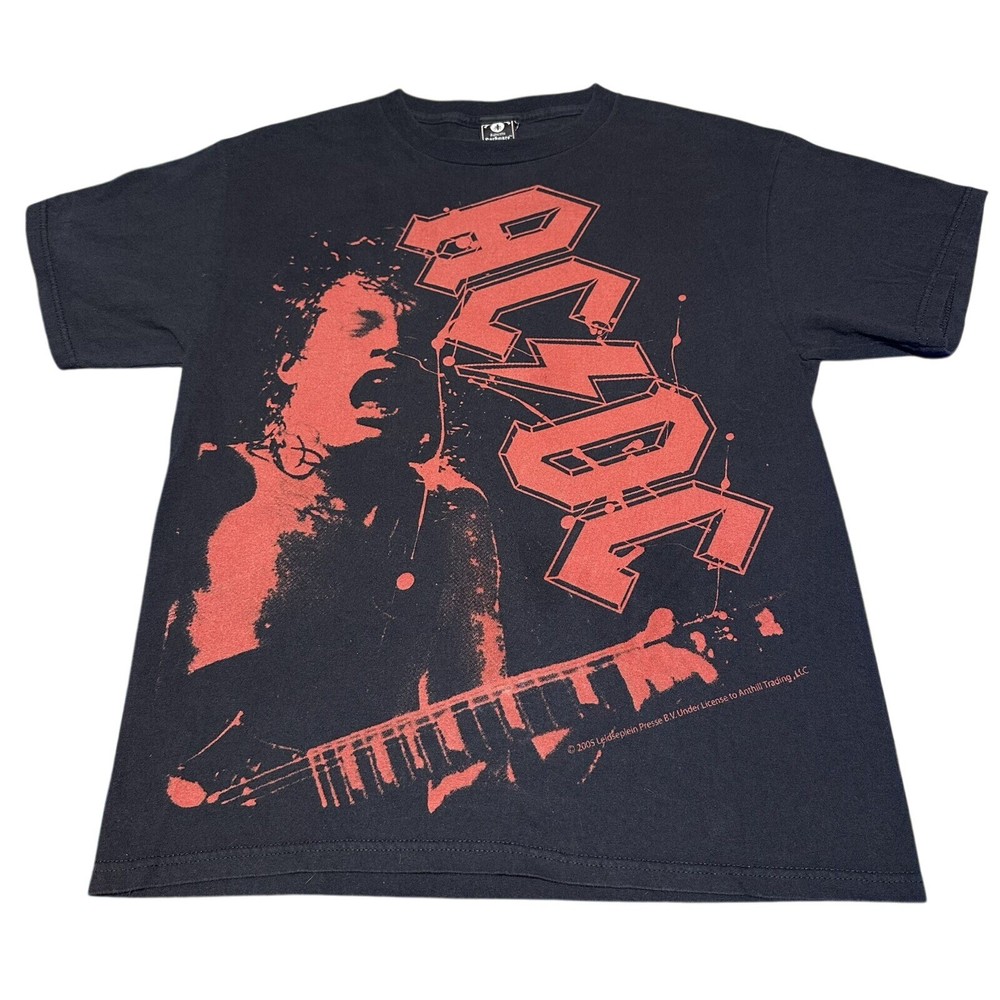 Vintage Y2K AC/DC Angus Young Shredding Hard Rock Band T-Shirt Size Medium