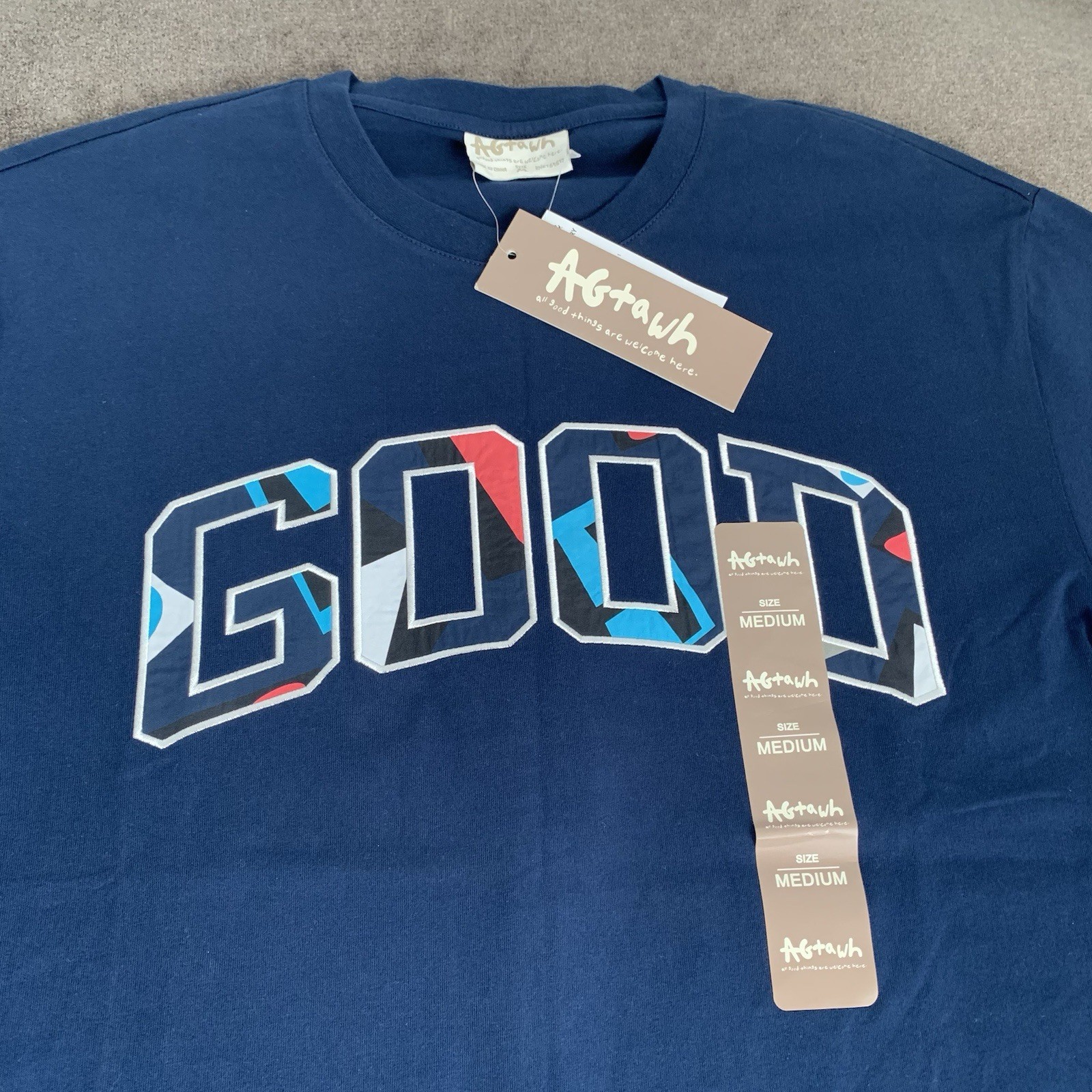 AGTAWH Men's T-Shirt Size Medium Good Embroidered Graphic Print Tee Navy Blue gallery