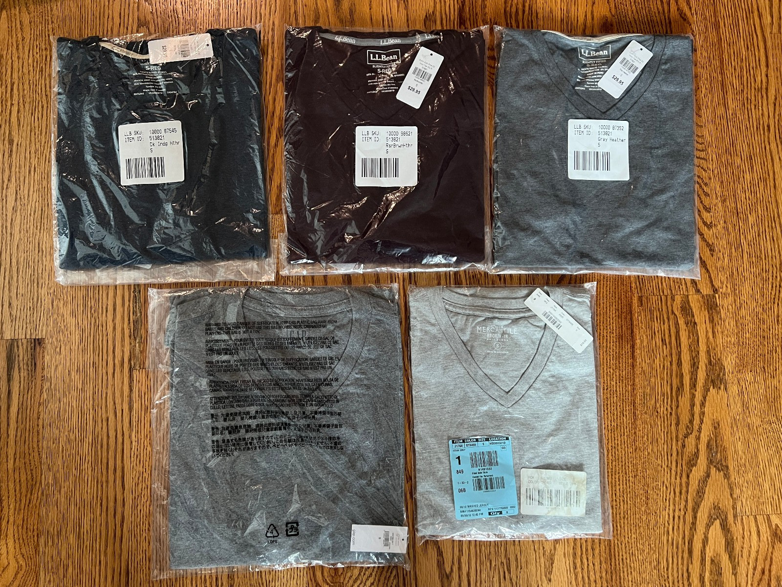 5 pack Small Men’s V-Neck T-Shirts – 3 x LL Bean, 1x Jcrew, 1x Gap