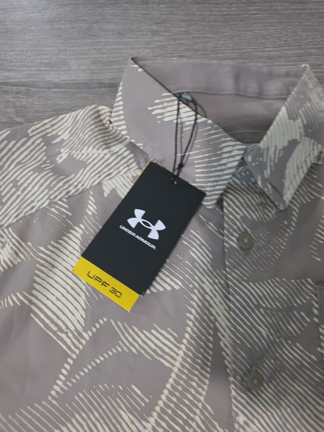 Under Armour Dockside SS Novelty UPF 30 Button Shirt Beige Sand Camo Color Sz M gallery