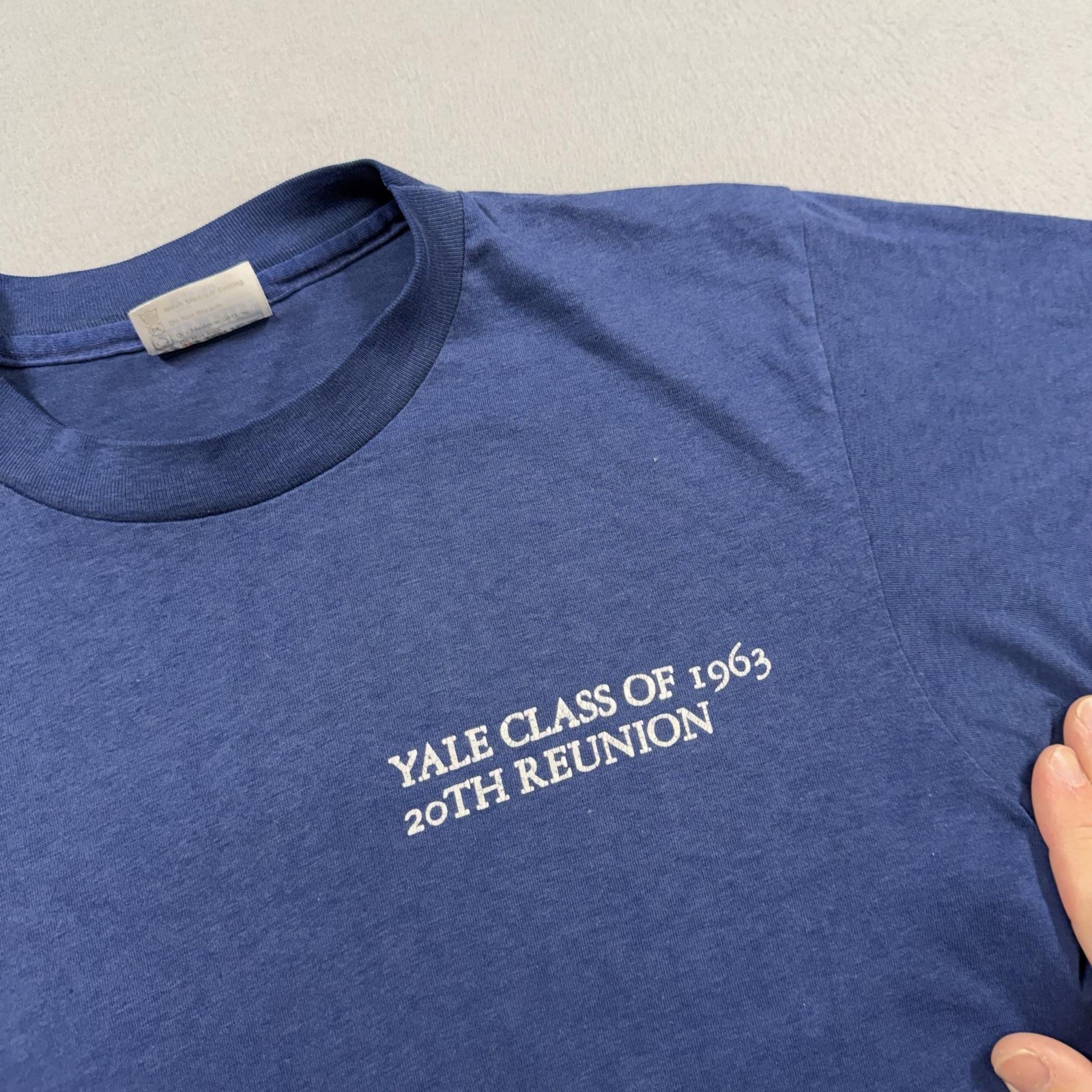 Vintage Hanes Shirt Mens Medium Blue Yale Class Of 1963 20th Reunion 80s Tee gallery
