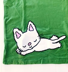 Design Tshirt Store graniph Green T-Shirt with Nontan Japan Size SS