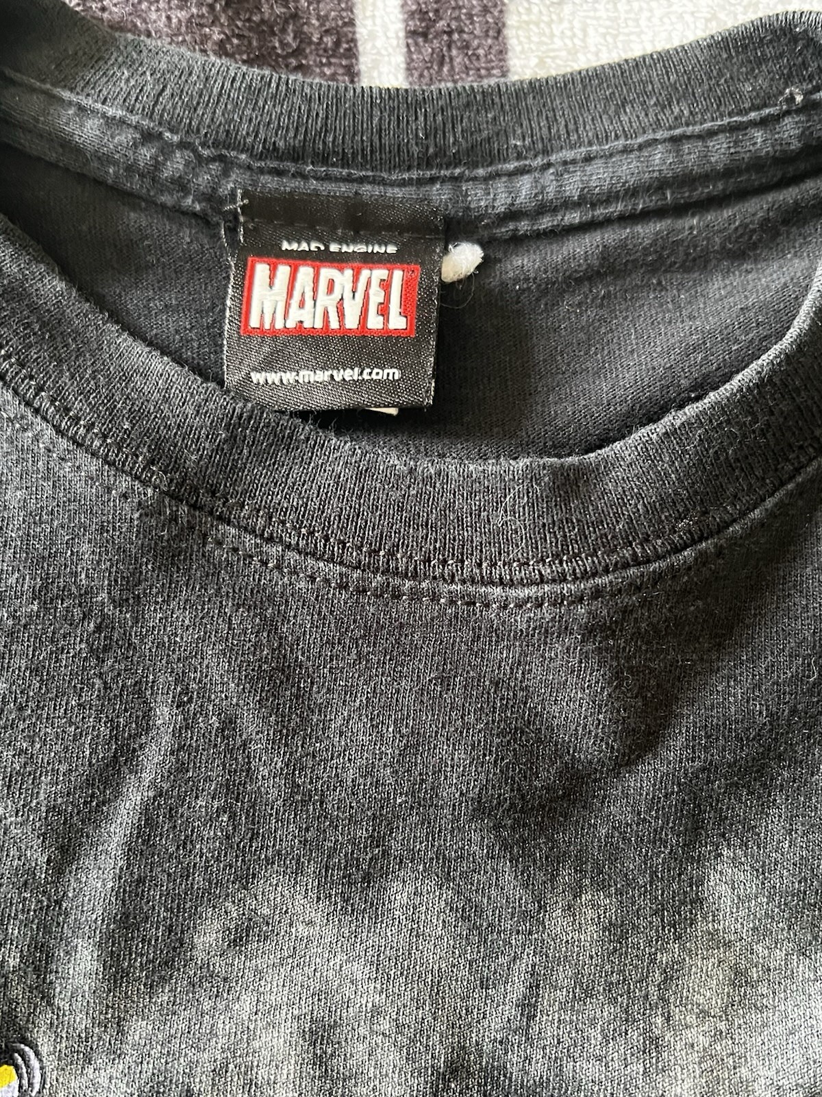 Vintage Marvel Comic Mad Engine Deadpool Pistols T-Shirt Size Medium Black Y2K gallery