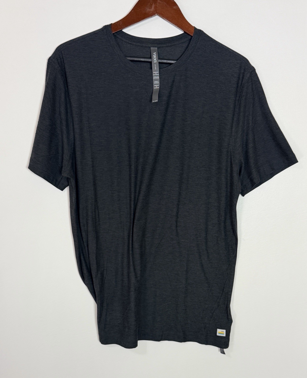 Vuori Men's Strato Tech Crew Neck T-Shirt Size L RETAIL $58 Gray #246 gallery