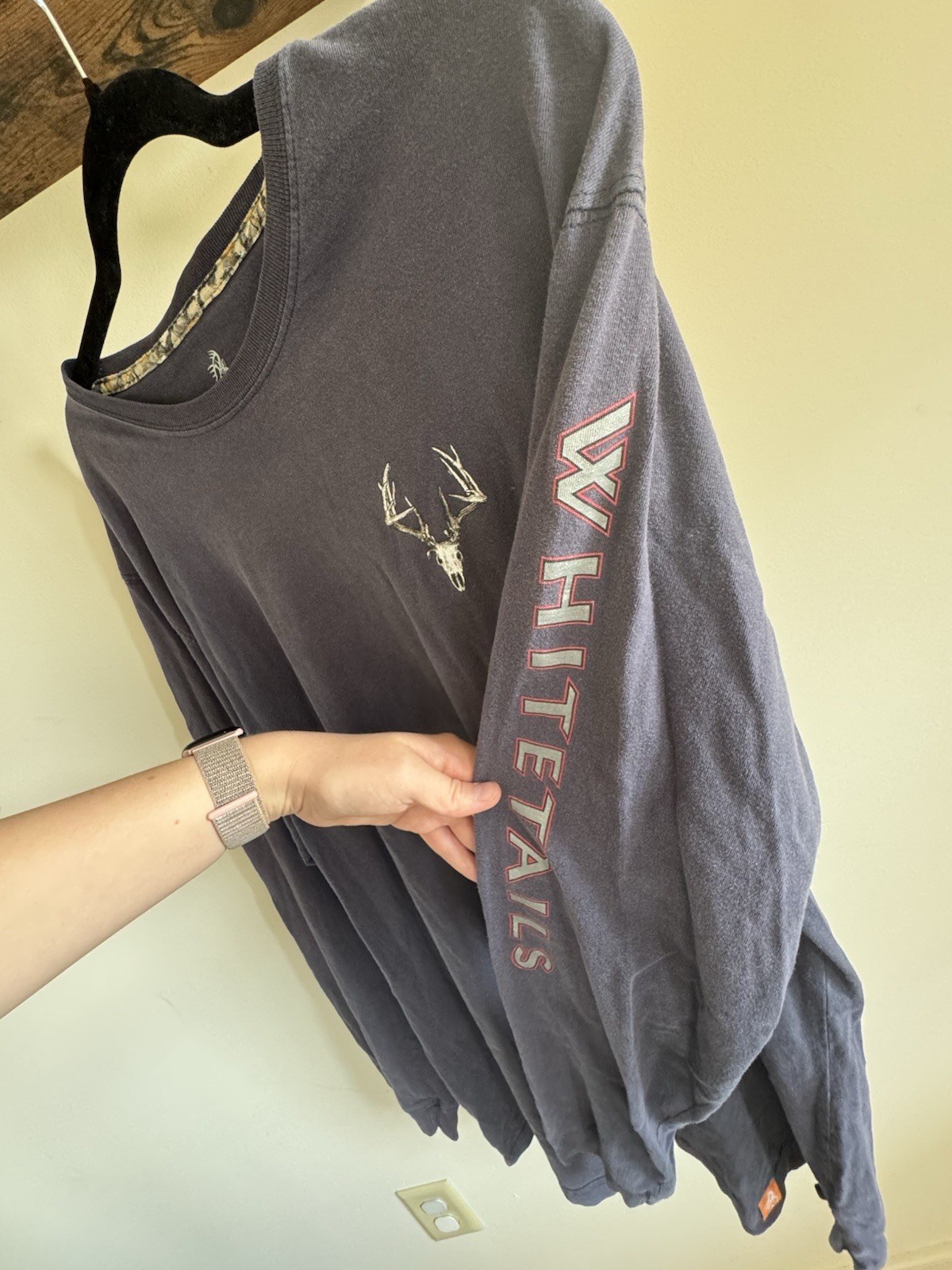 Legendary Whitetails Non-Typical Gray Long Sleeve Deer Skull T-Shirt gallery