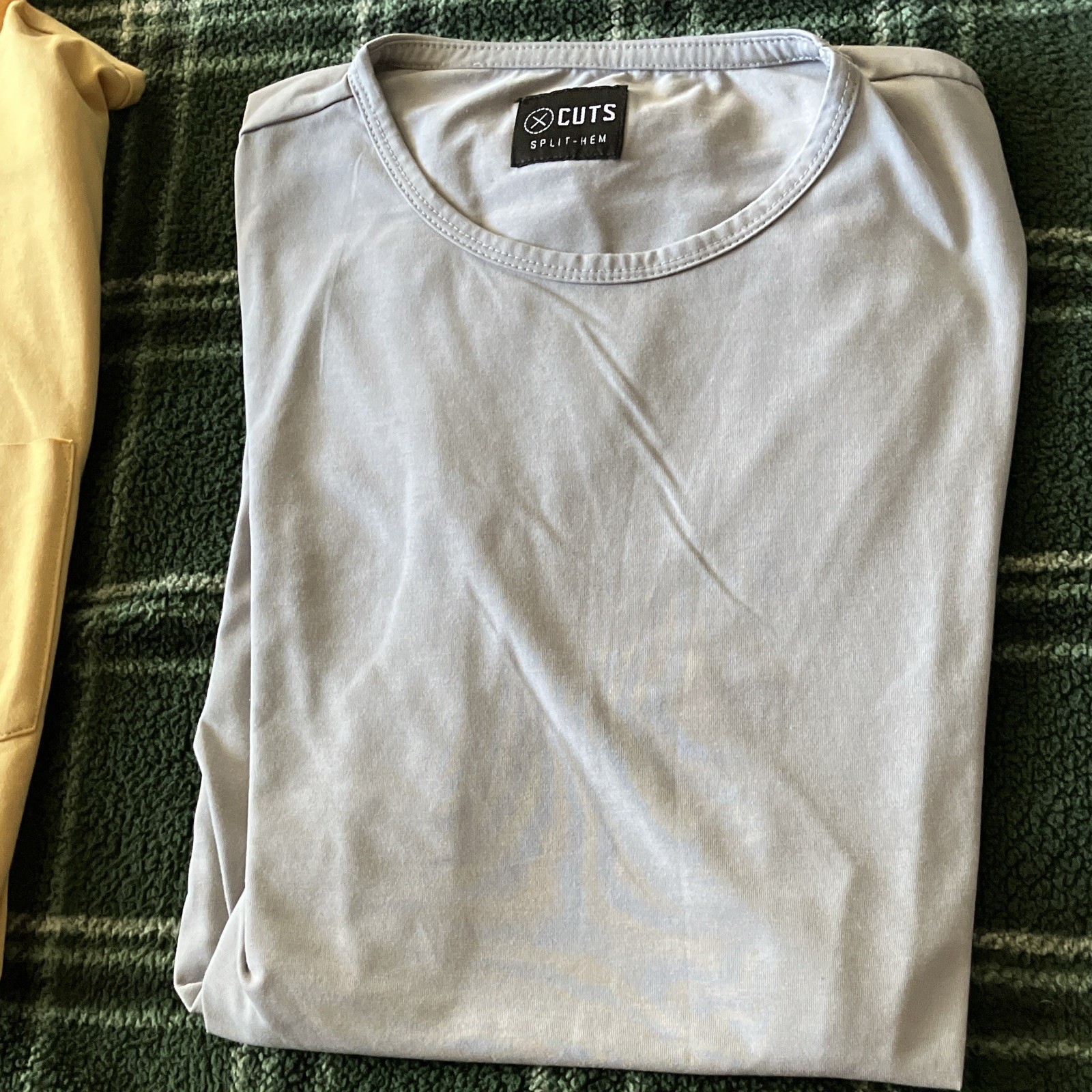 Cuts T-Shirt Lot Multicolor Curve-Hem & Split-Hem XL/L Sizes gallery