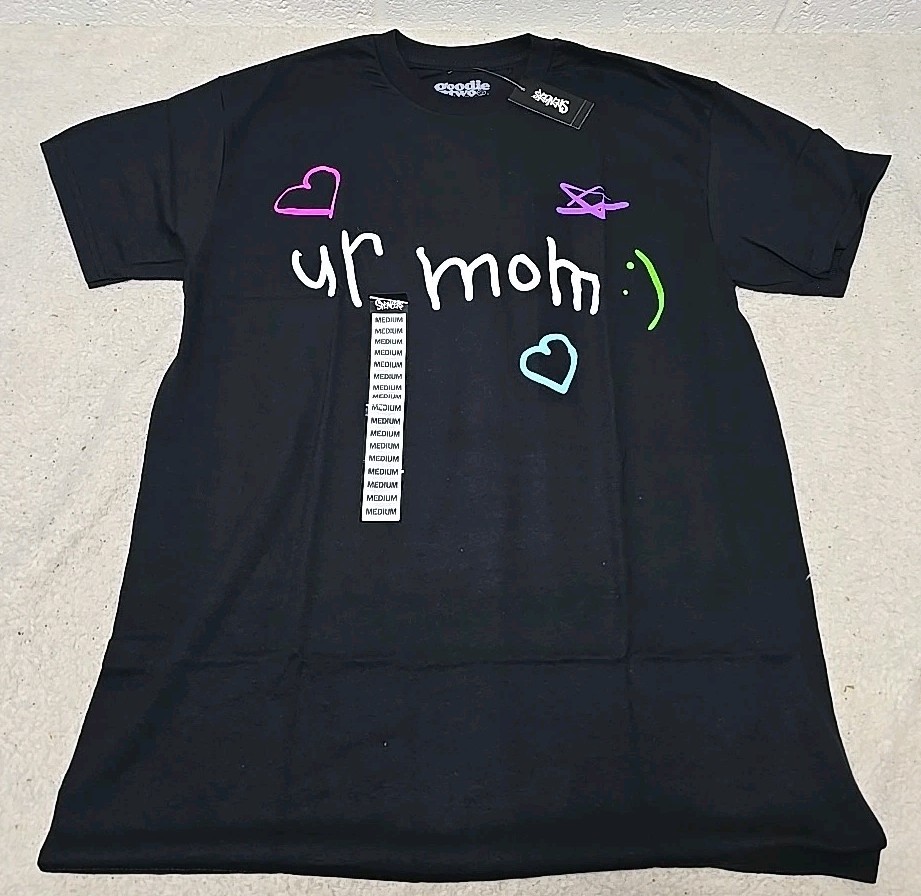 Goodie Two Sleeves Your Mom T-Shirt Men’s Size MEDIUM (Hang)