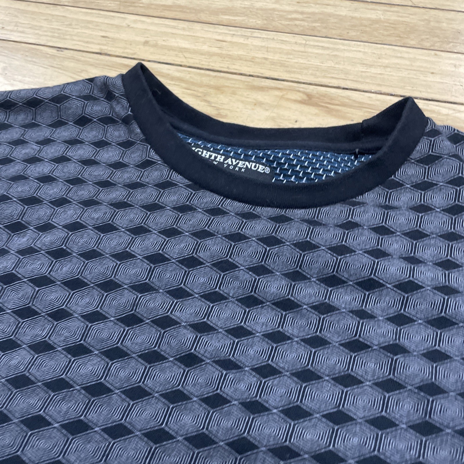 Eighth Avenue Geometric T Shirt Men M Gray Black Art Deco Cube Hexagon Diamond