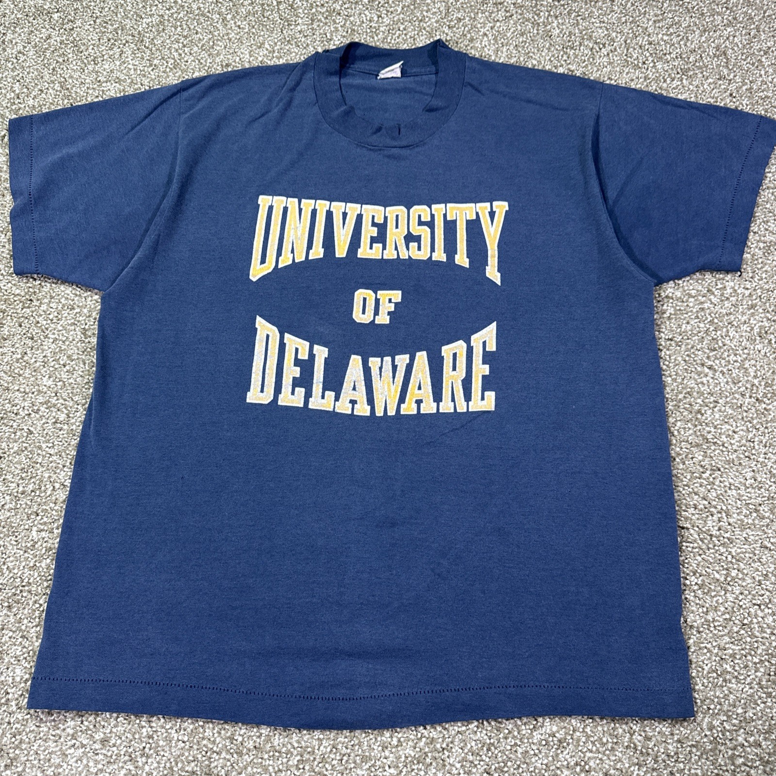 80s University Of Delaware Tee Size XL Polycotton Blue On The Velva Sheen Tag