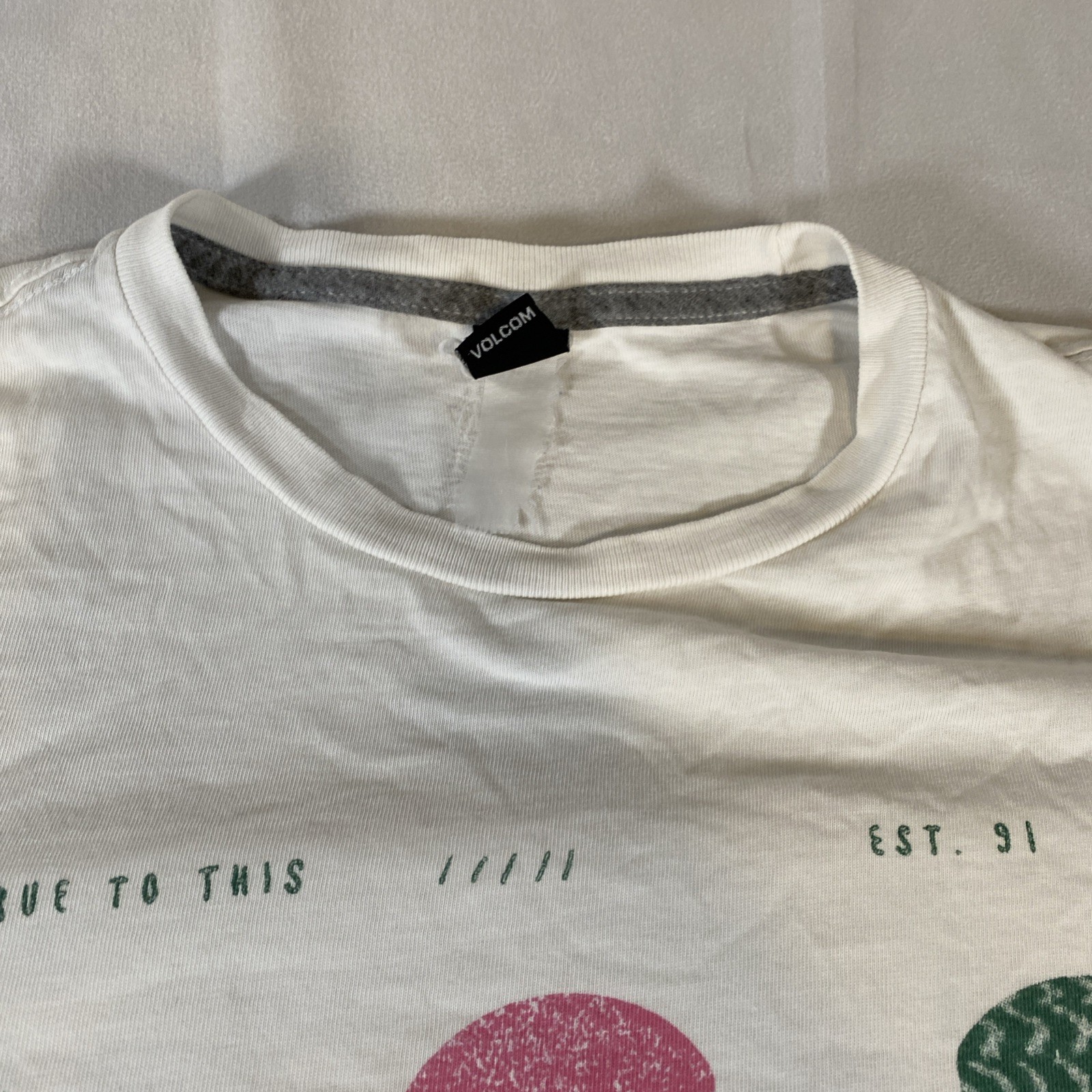 Volcom Stone Mens True To This Eyeball T Shirt size Large Ivory Skate Wear gallery