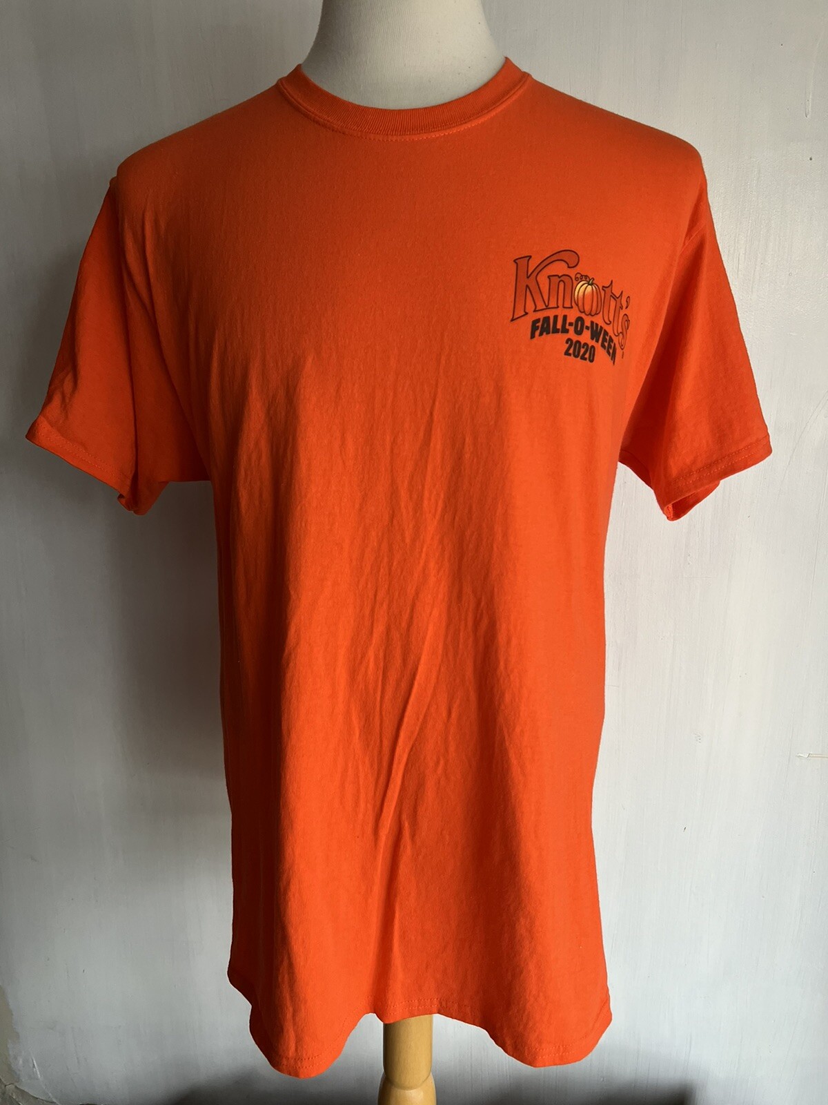 KNOTT'S BERRY FARM (2020) Official "Fall-O-Ween" Peanuts Halloween T-Shirt Large gallery