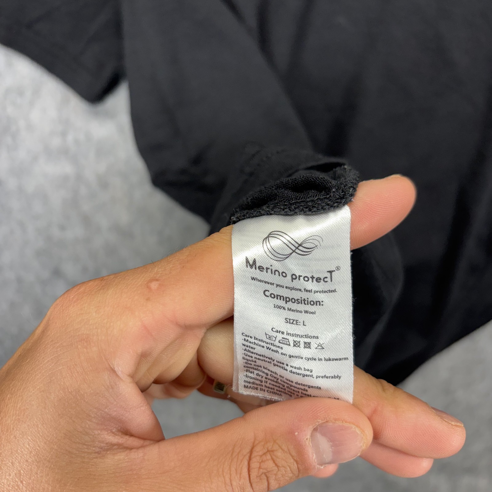 100% Merino Protect T-Shirt Men's Large Short Sleeve Black Baselayer gallery