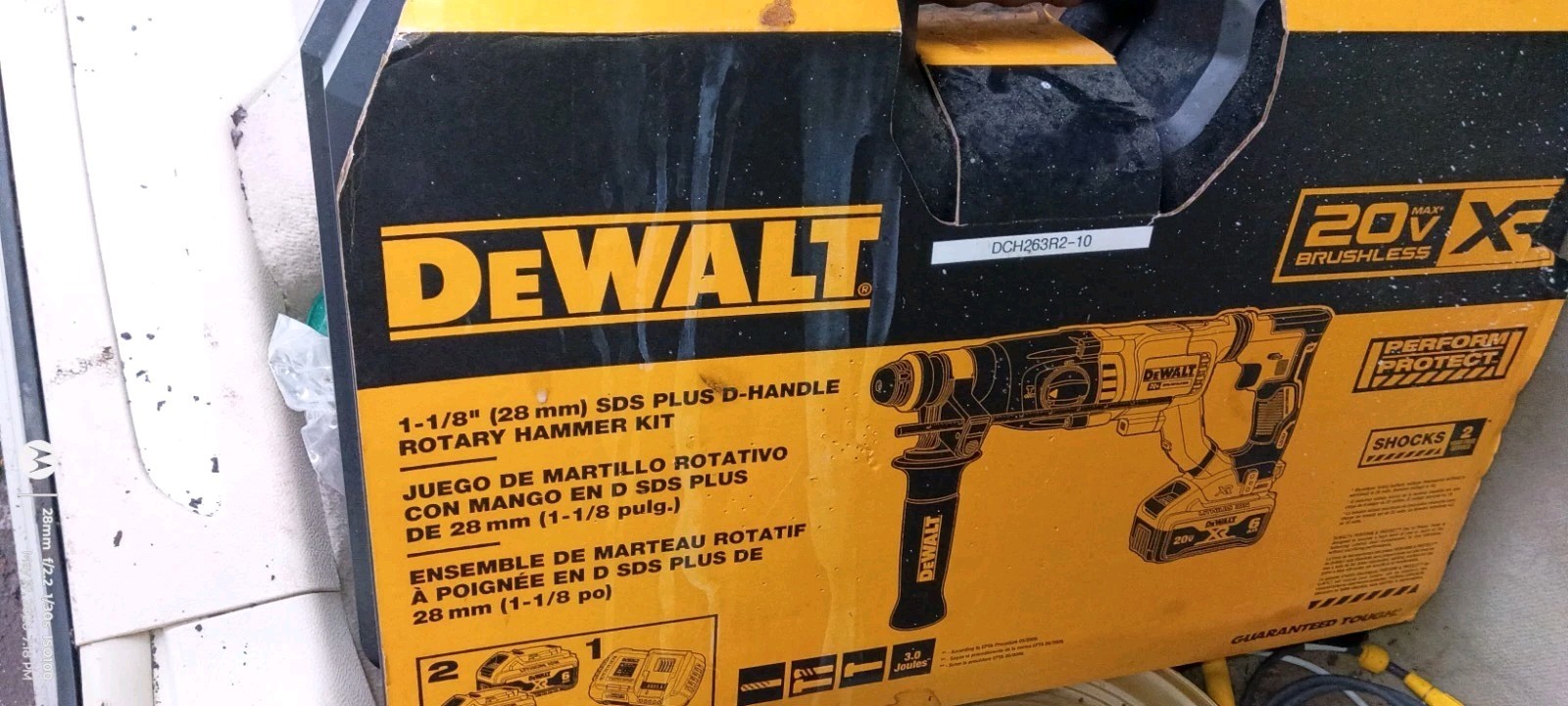 DEWALT DCH263R2 20V XR Brushless Rotary Hammer Drill 1-1/8″ Bit Size