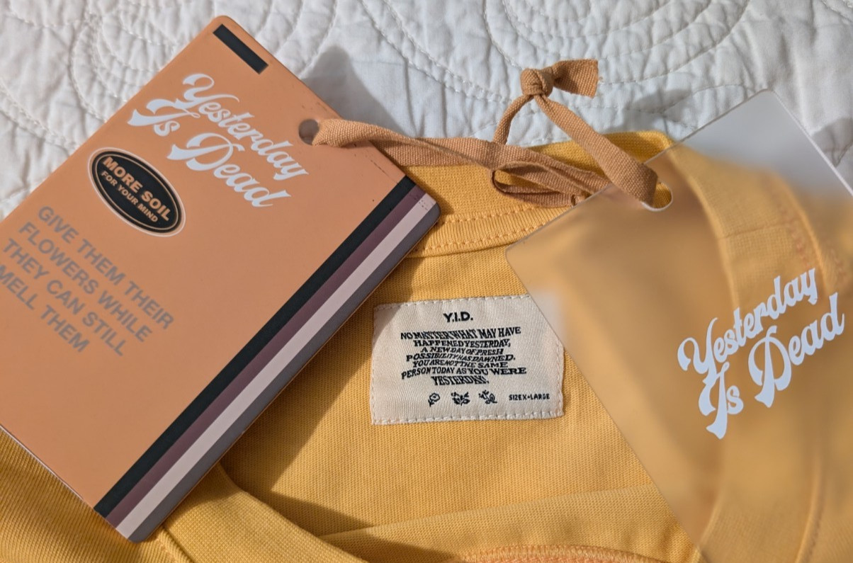 Yesterday Is Dead Men’s Embroidered Yellow Tee Shirt NWT - Size XL -NEW! gallery