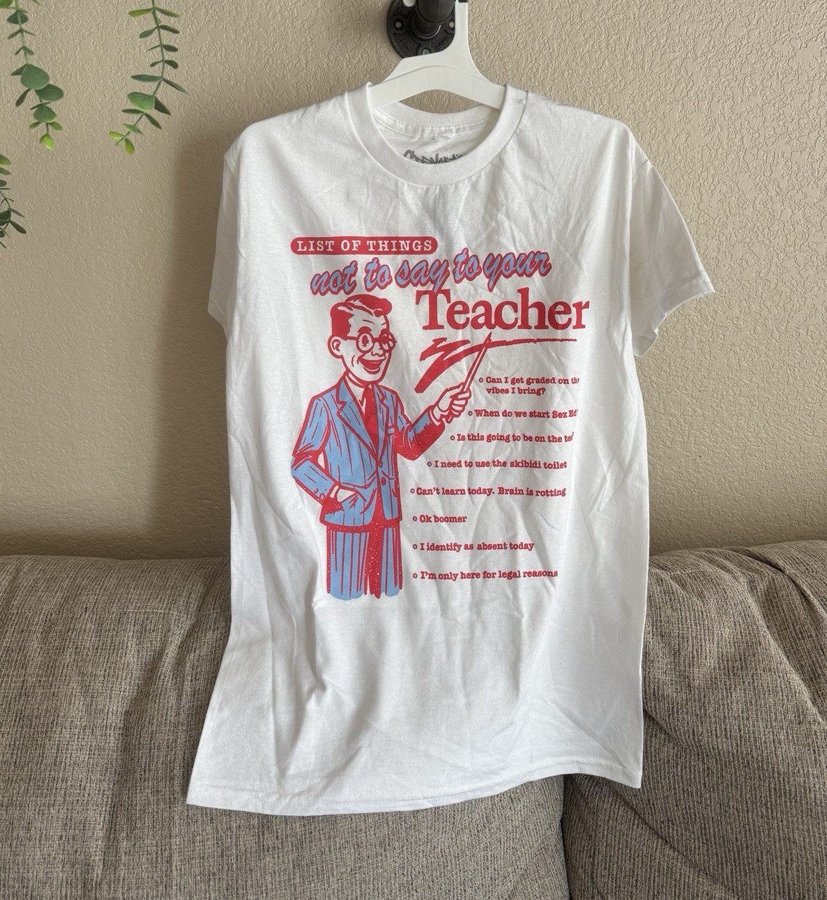 Spencer’s Unisex White Teacher Graphic Print Crew Neck Short Sleeve T-Shirt S