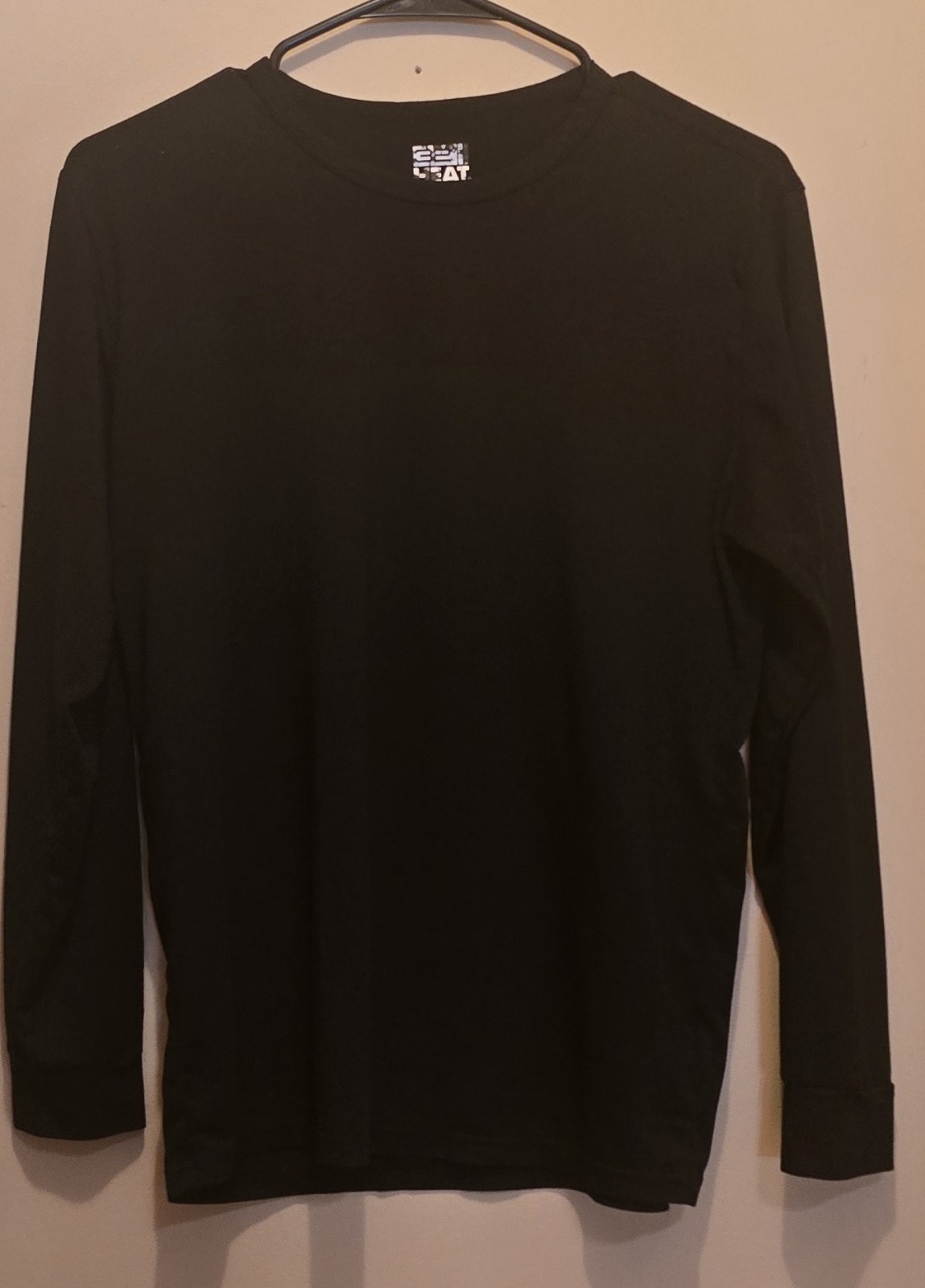 32 Degrees Heat Men’s Black Long Sleeve T-Shirt; Size Medium