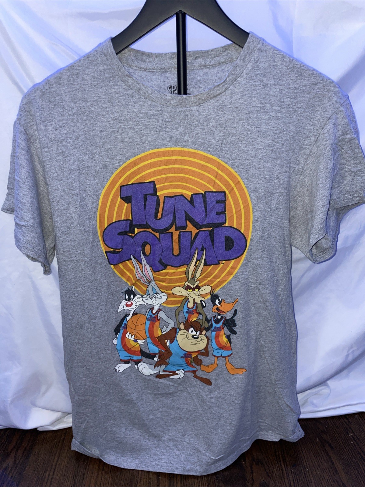 Space Jam Mens SIZE MEDIUM Tune Squad T-Shirt Gray