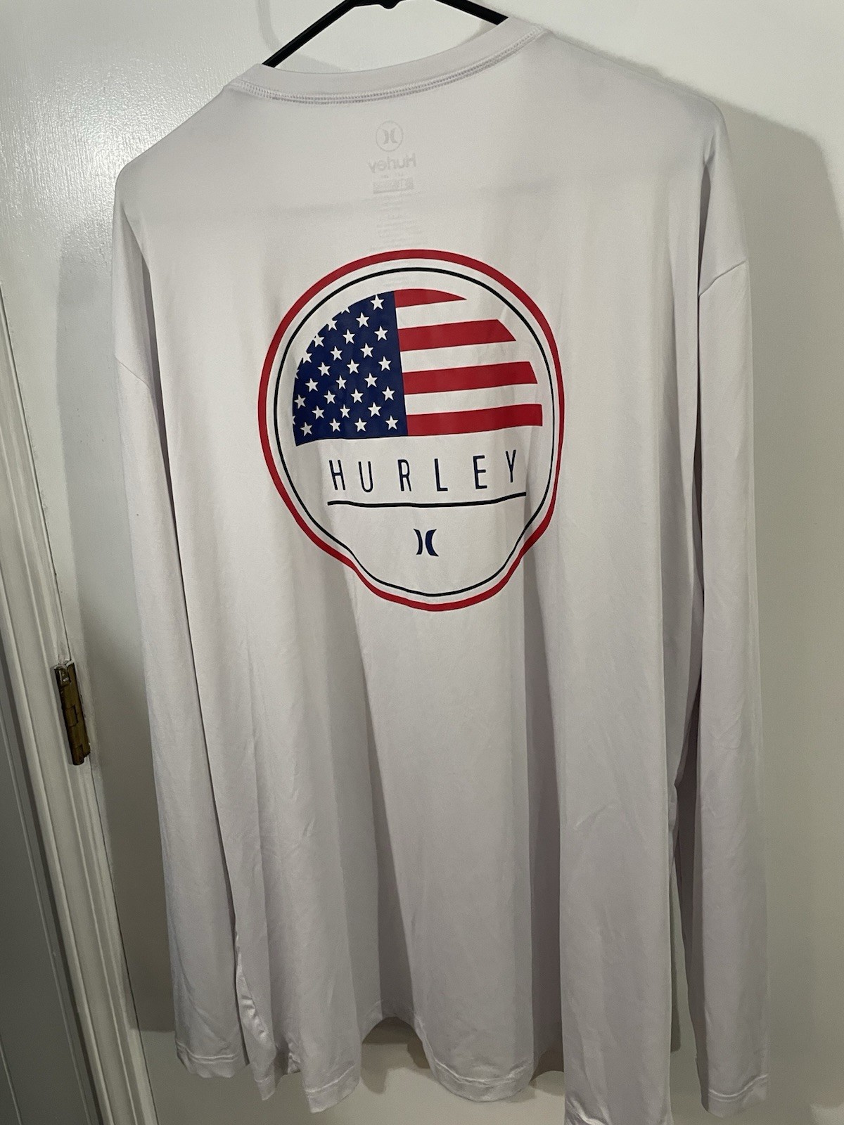 Hurley Long Sleeve Sun Shirt Size XL Polyester Spandex PreOwned Good gallery