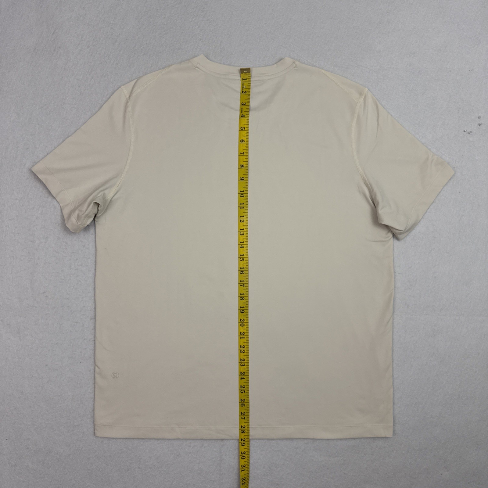 Lululemon Fundamental Tee Mens Large Bone Performance Gym Yoga Training Shirt gallery