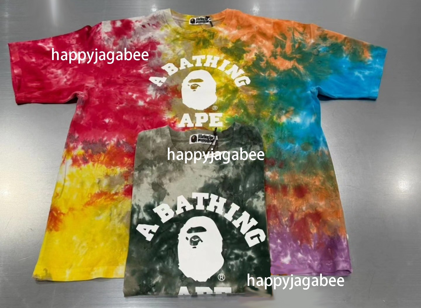 A BATHNIG APE Men's TIE DYE COLLEGE RELAXED FIT TEE 1M30109004 gallery