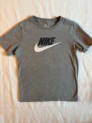 Nike The Nike Tee Men’s Gray Graphic Logo Crew Neck Tee Short Sleeve L