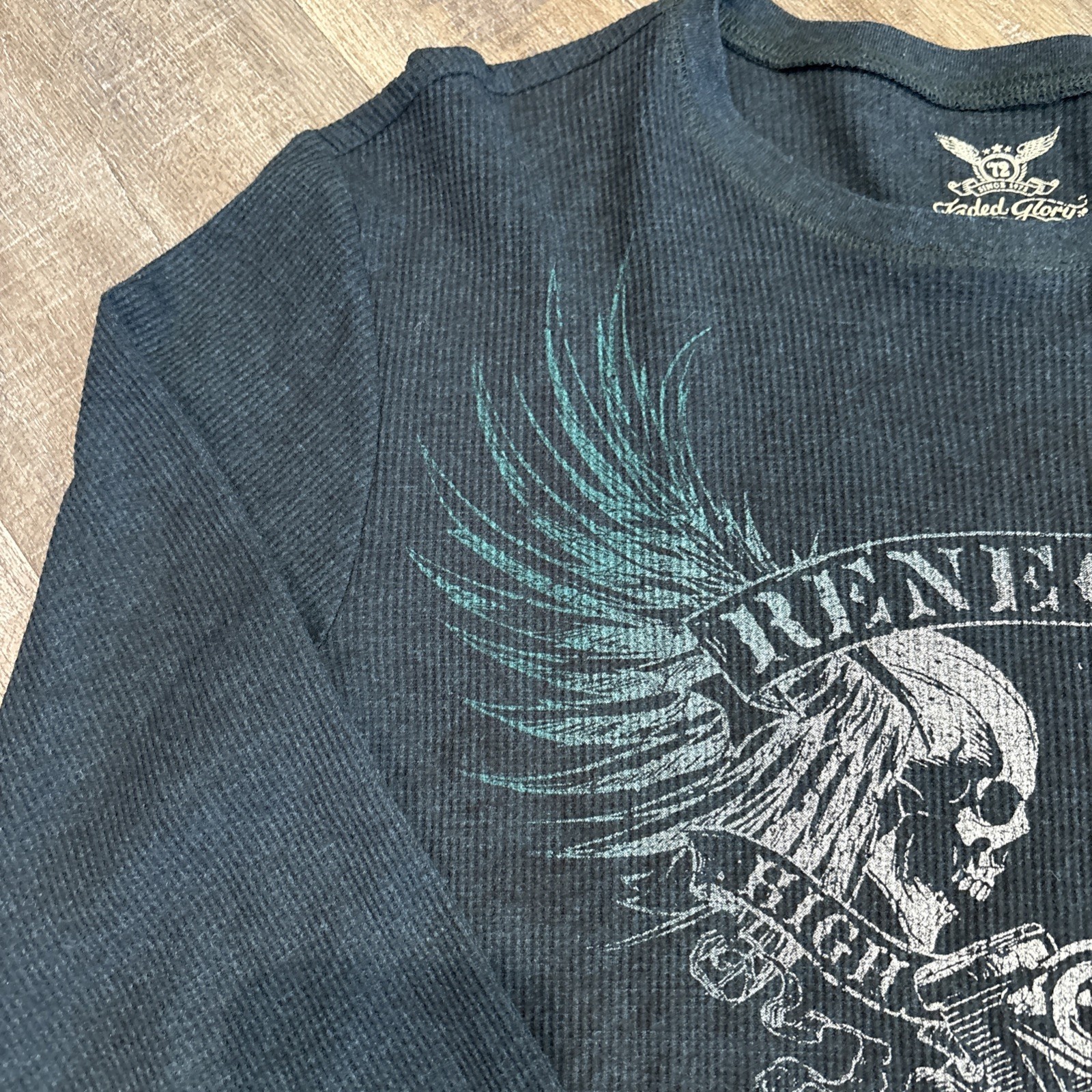 Y2K Thermal Shirt Mens L Waffle Knit Goth Grunge Skull Wings Navy Biker Tattoo gallery