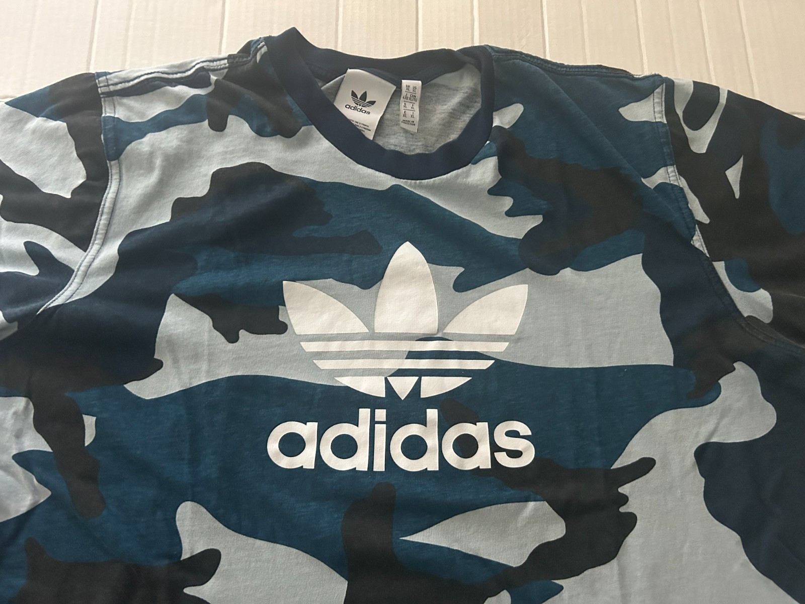 ADIDAS TREFOIL BLUE CAMO SIZE XL SHORTS SLEEVE T-SHIRT...SEE DESCRIPTION' gallery