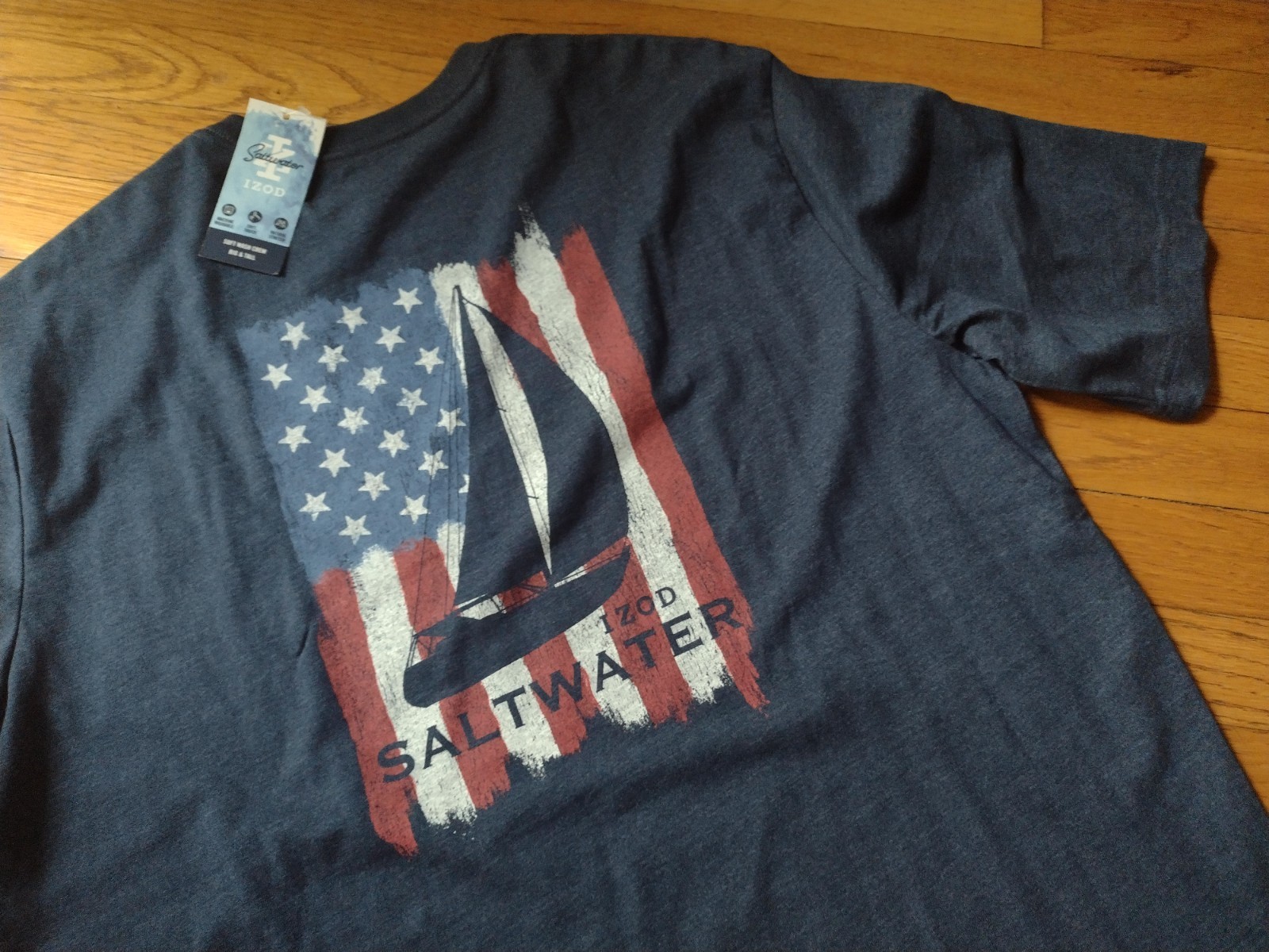 NWT, IZOD Men's Saltwater Short Sleeve Cotton Blend Graphic T-Shirt gallery