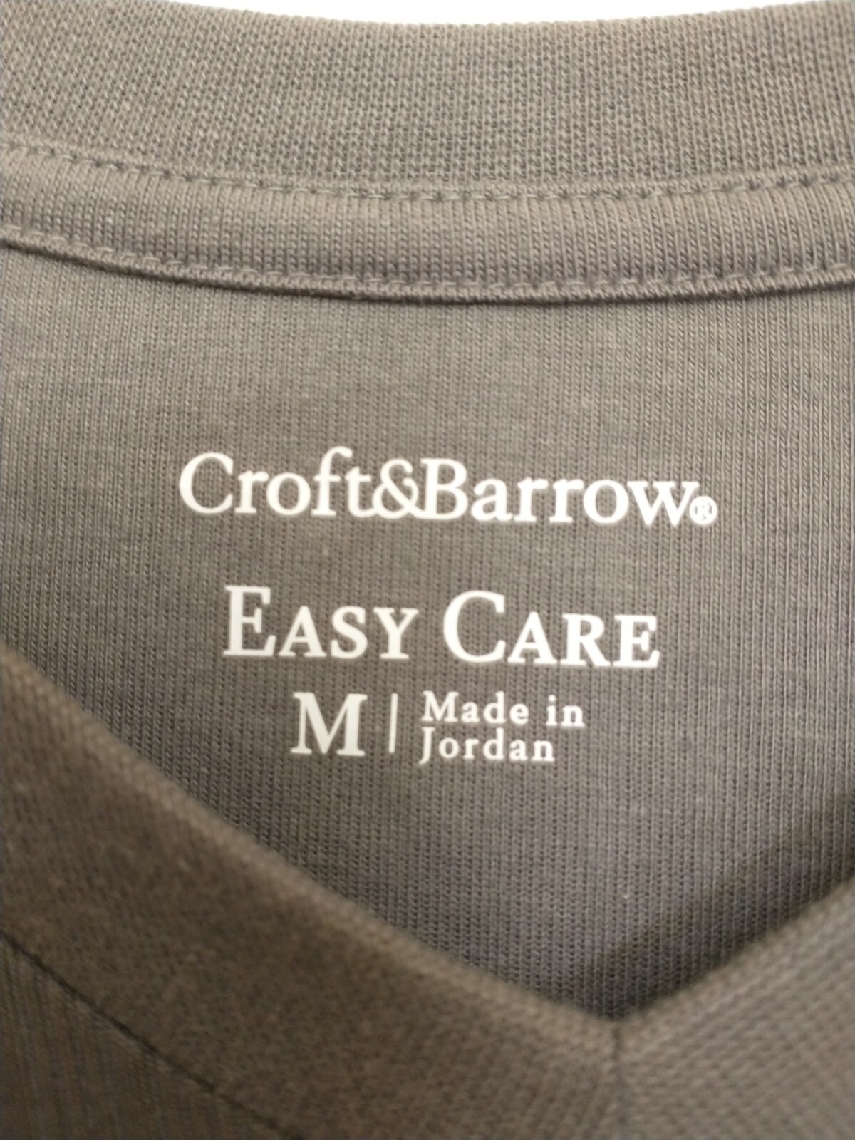Croft & Barrow Easy Care V-Neck Shirt Men's Medium Gray Short Sleeve gallery