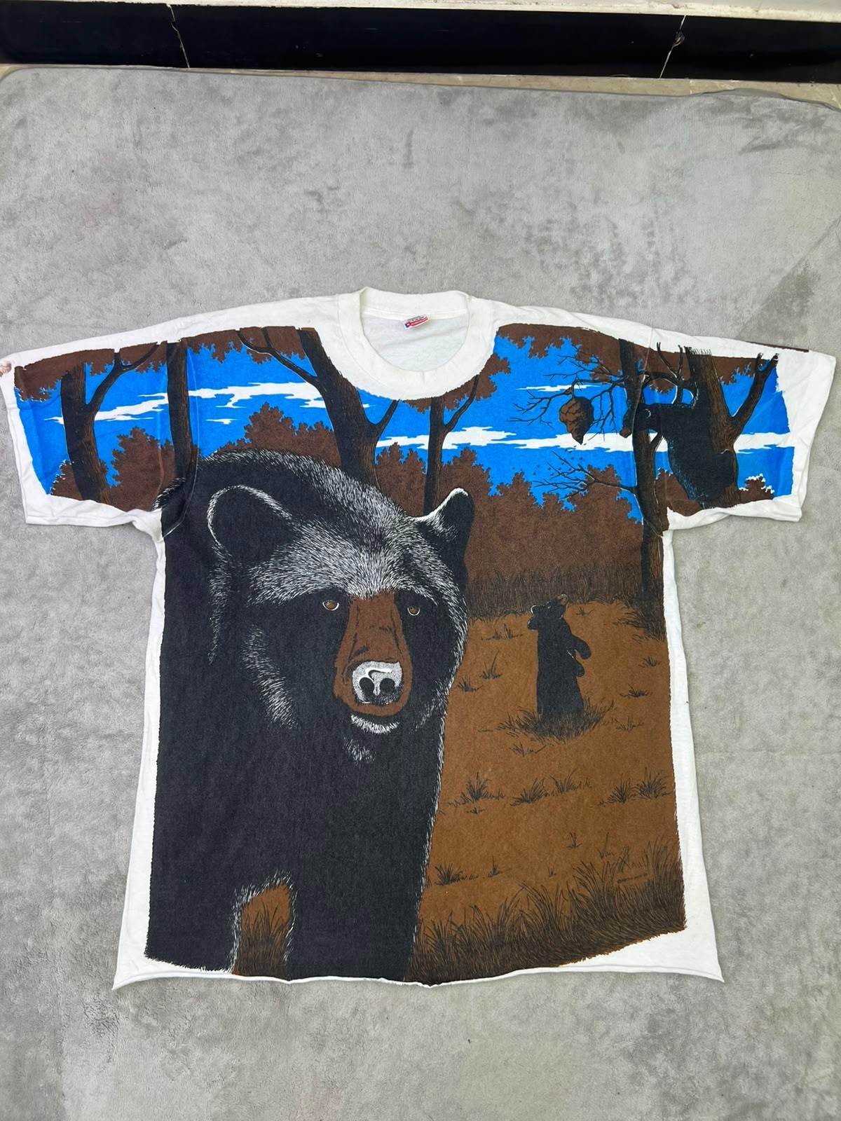 Vintage 1991 Bear Nature Wildlife All Over Print Tee XL
