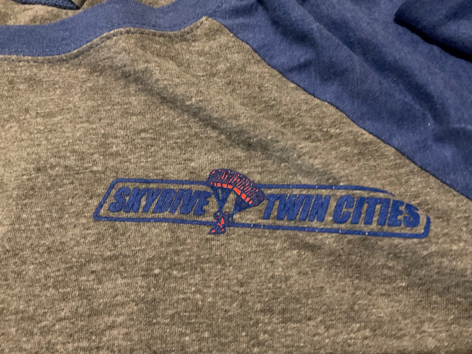 NEXT LEVEL BASEBALL RAGLAN SKYDIVING TWIN CITIES GRAPHIC ( MENS L ) HEATHER BLUE gallery