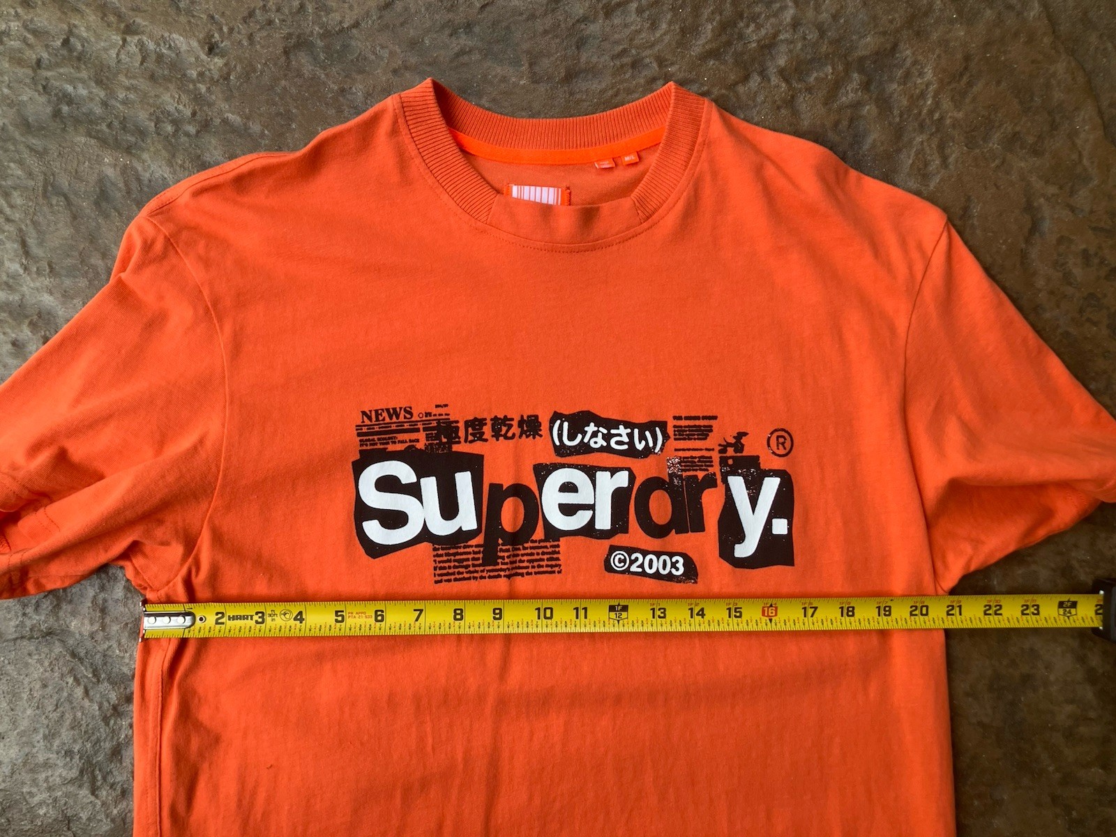 SUPERDRY Orange Newspaper Ransom Note Style Logo Print T-Shirt 2003 Men's M / L gallery