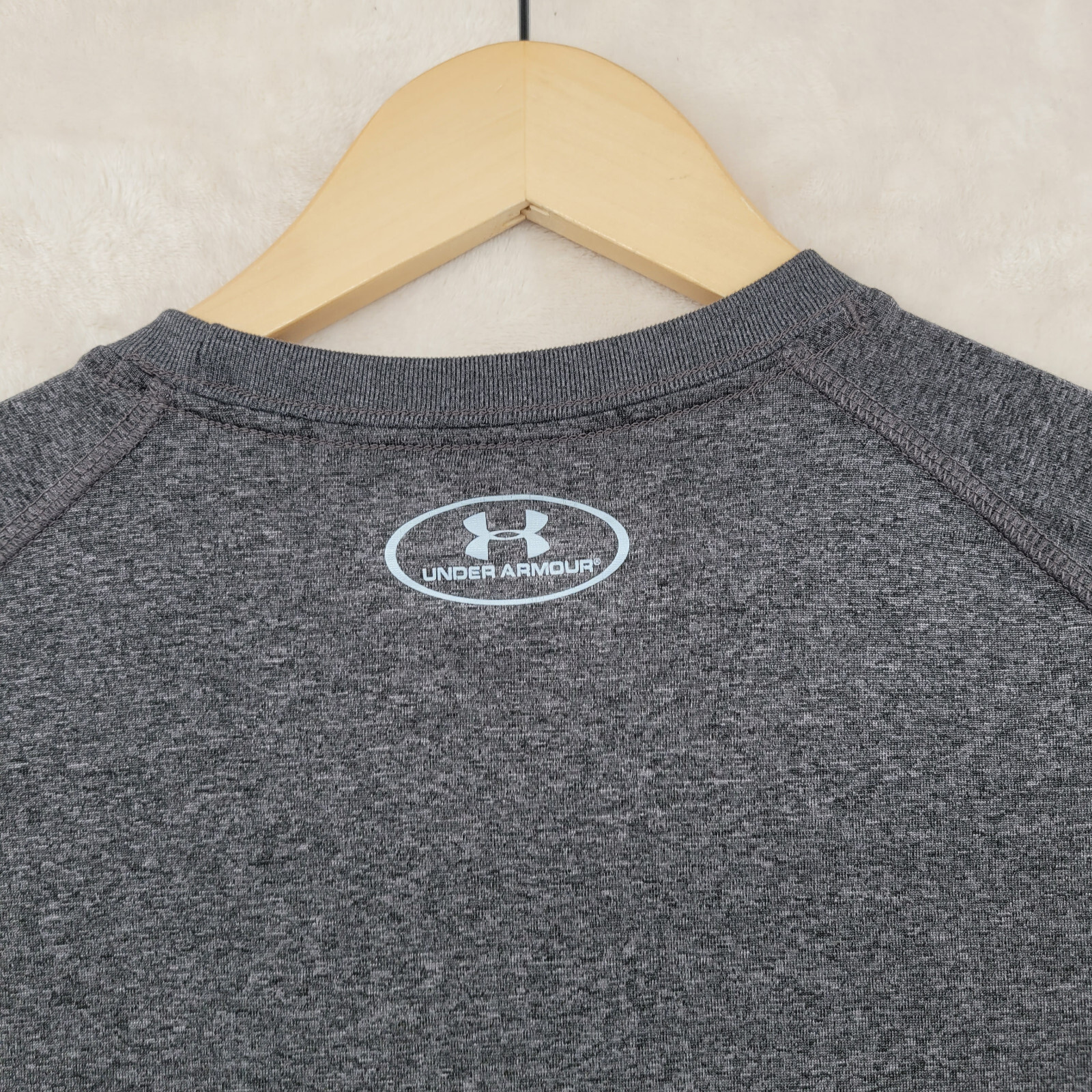 Under Armour Heatgear Loose Fit Men Size M FIU Panthers Crew-Neck T-Shirt gallery