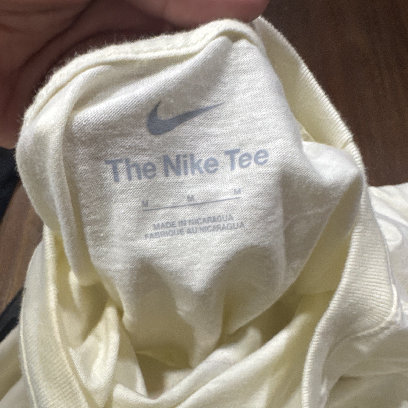 Nike The Nike Tee Men's M White Graphic Logo Crew Neck Cotton Knit T-Shirt gallery