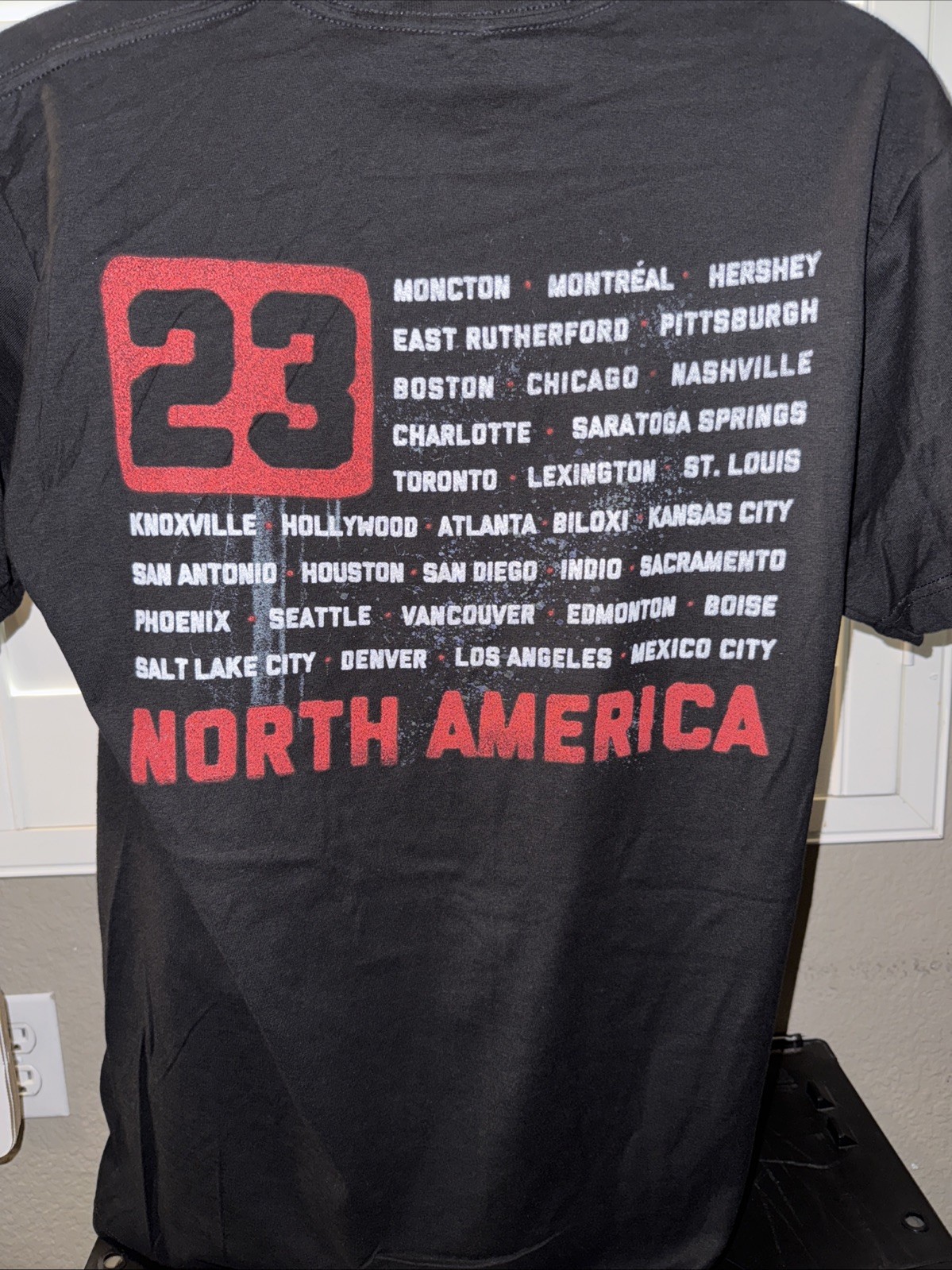Official Guns N Roses 3XL 2023 North America Tour Shirt New gallery