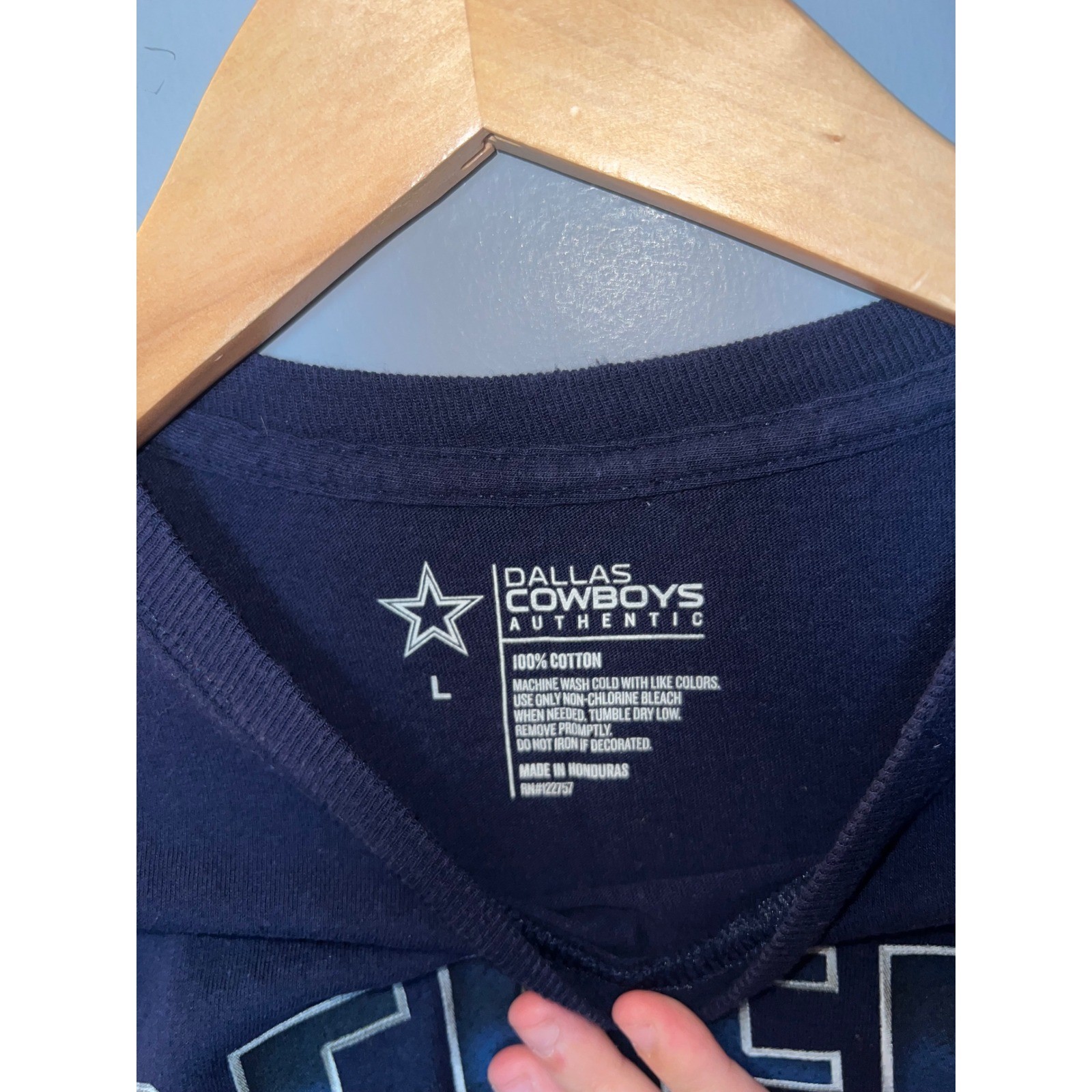 Dallas Cowboys Mens Navy Blue Defend The Star Helmet Graphic T-Shirt Size L gallery