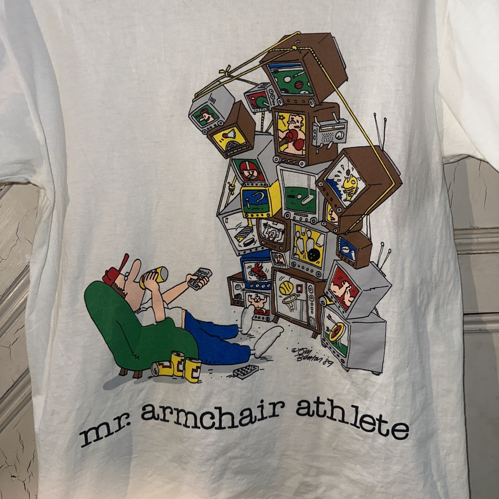 Vintage 1989 Mr Armchair Athlete TV Graphic Cartoon Funny T-Shirt USA 19x26 Sz M gallery