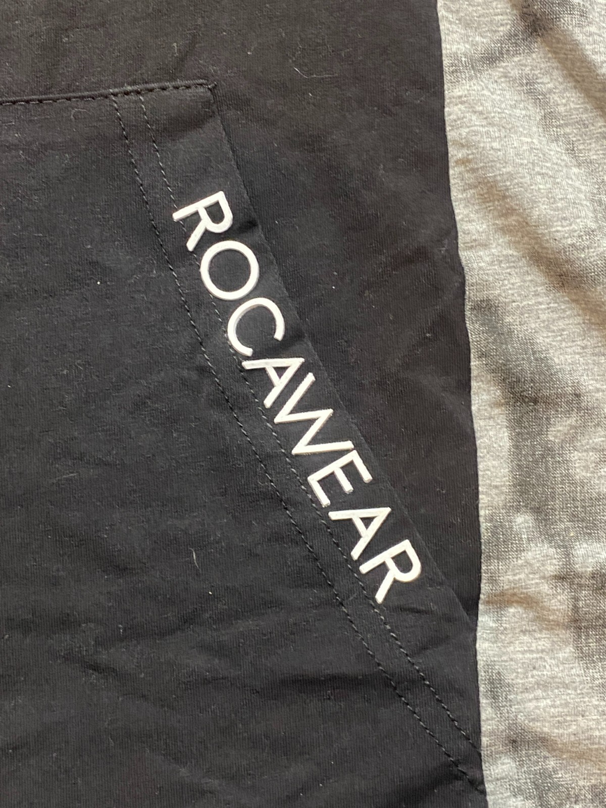 Rocawear Shirt Adult Large Black Kangaroo Pocket Side Zip Skater Streetwear Mens gallery
