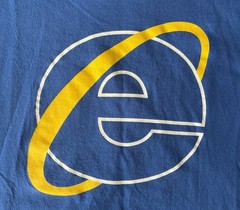 Internet Explorer Logo – “Loading… 19” Parody T-Shirt – Blue – Size L