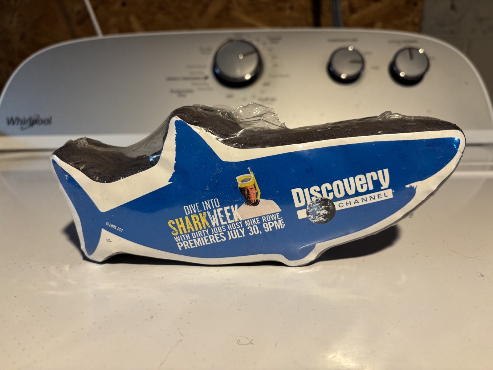 Discovery Channel Shark Week T-Shirt XL 2006 New/Sealed in Shark Shaped Plastic gallery