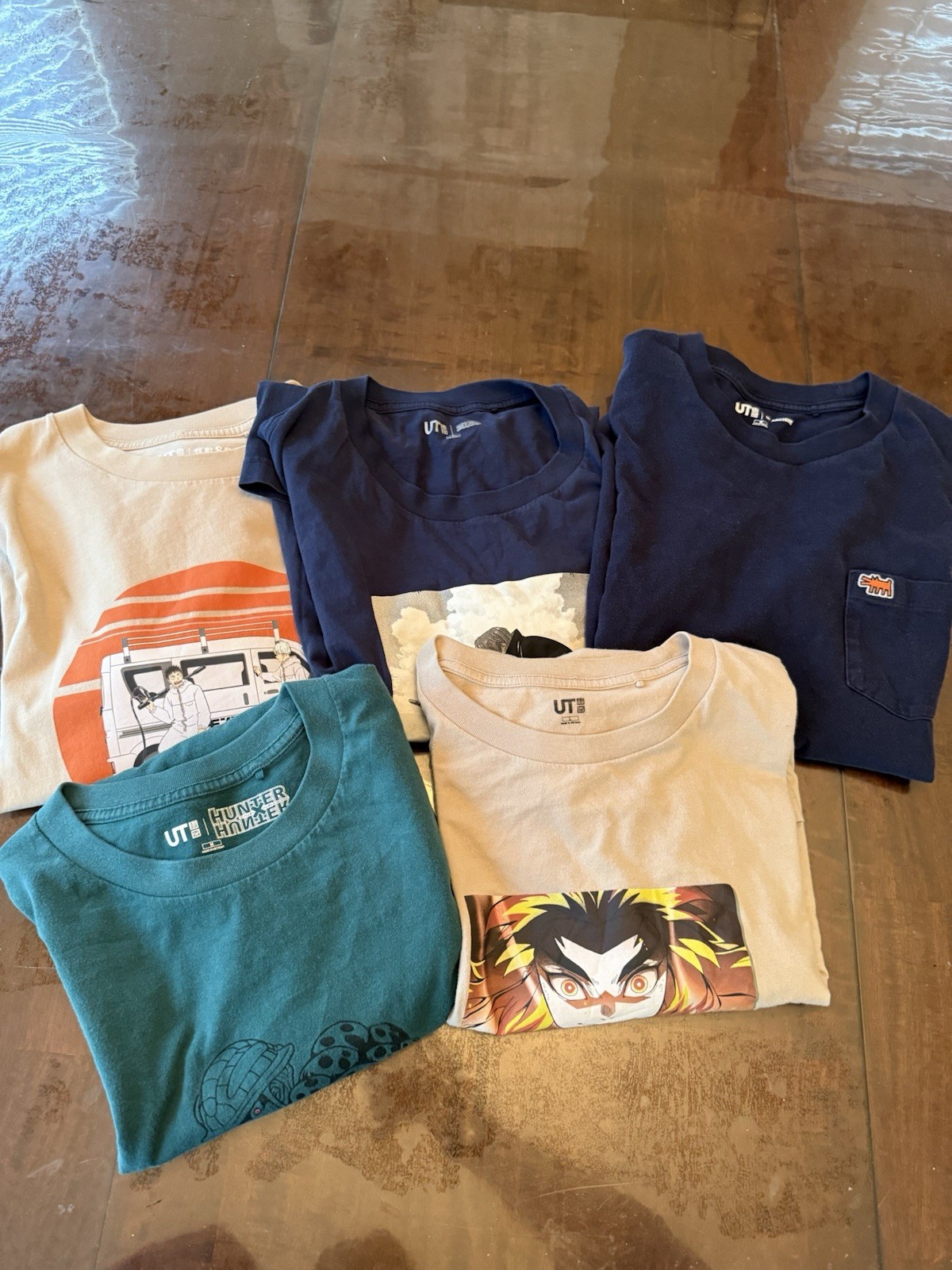 Uniqlo UT Graphic Tshirts 5 Pack Bundle , 4 medium 1 Large , Pre Owned Anime