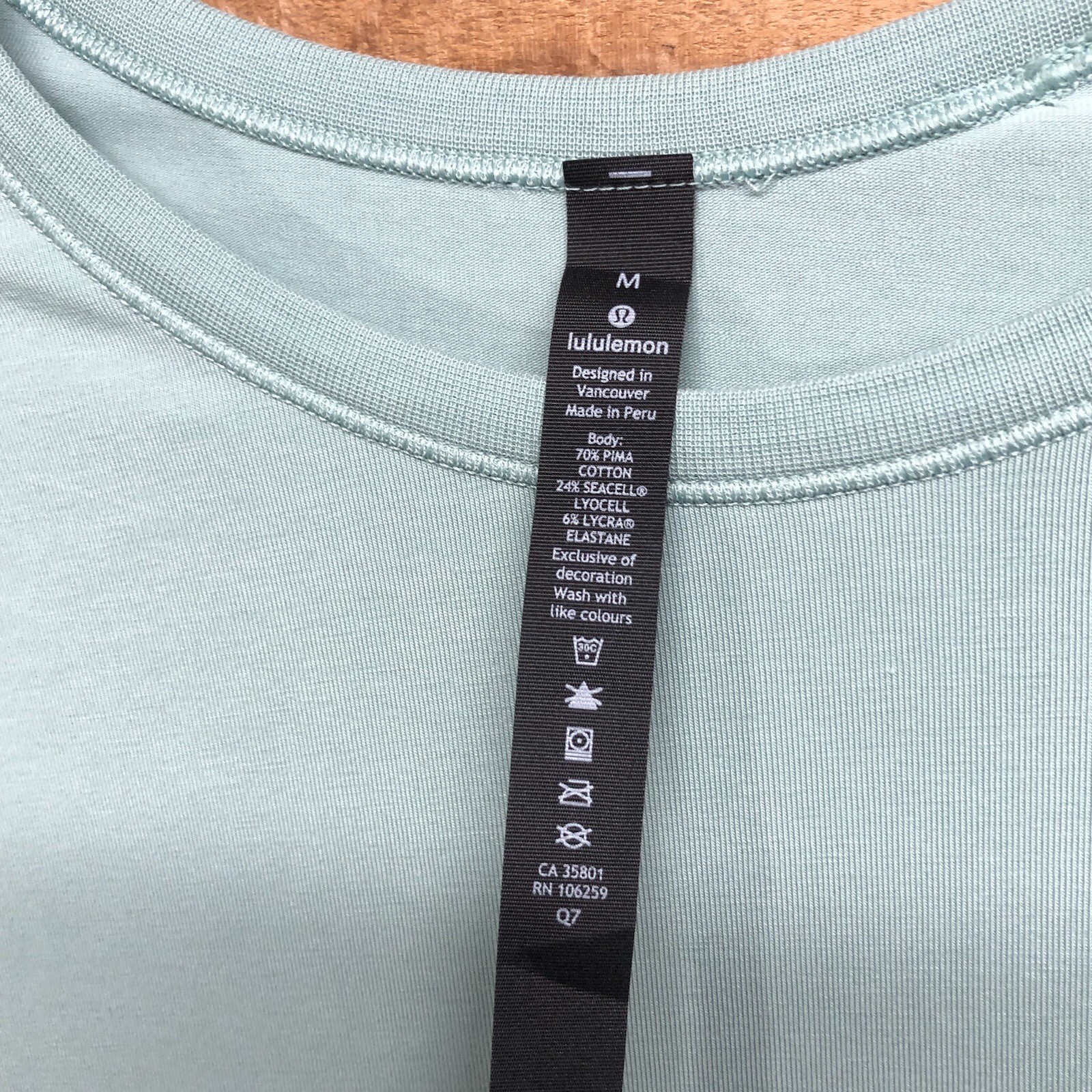 Lululemon Performance Activewear Lot Of 2 Shirts Mens Size Medium Stretch gallery