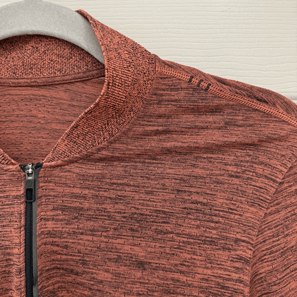Lululemon Men’s Metal Vent Surge Short Sleeve Shirt Size Small Half Zip Biking gallery