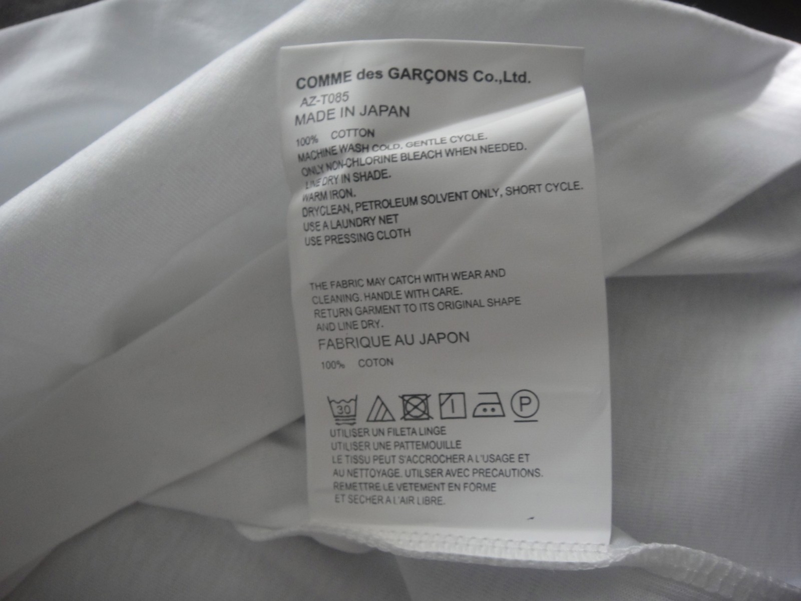 Comme Des Garcons Play Men's Classic Red Heart Logo White Color Size Large, NWT gallery