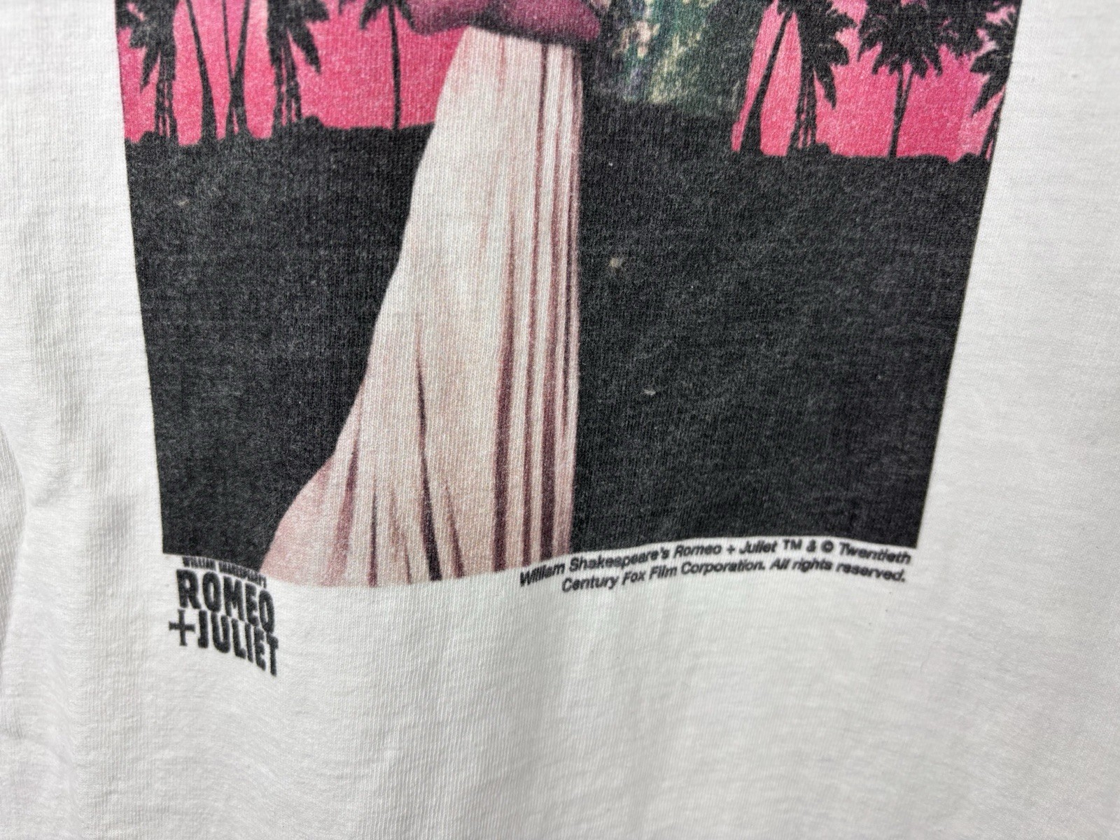 Dumbgood Romeo + Juliet Movie Shirt Size Large White 20’th Century Fox gallery