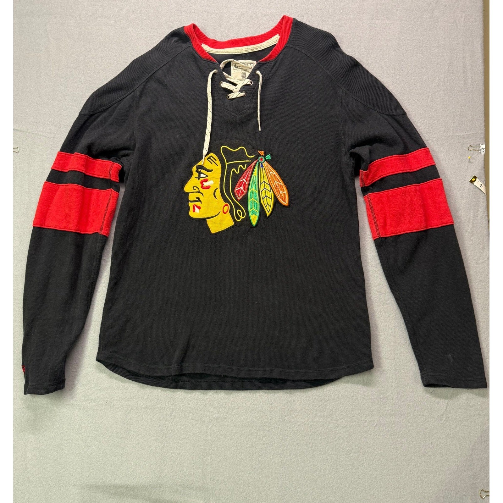 Vinatge CCM NHL Chicago Blackhawks Hockey Lace Up Long Sleeve Shirt Men’s M Y2K