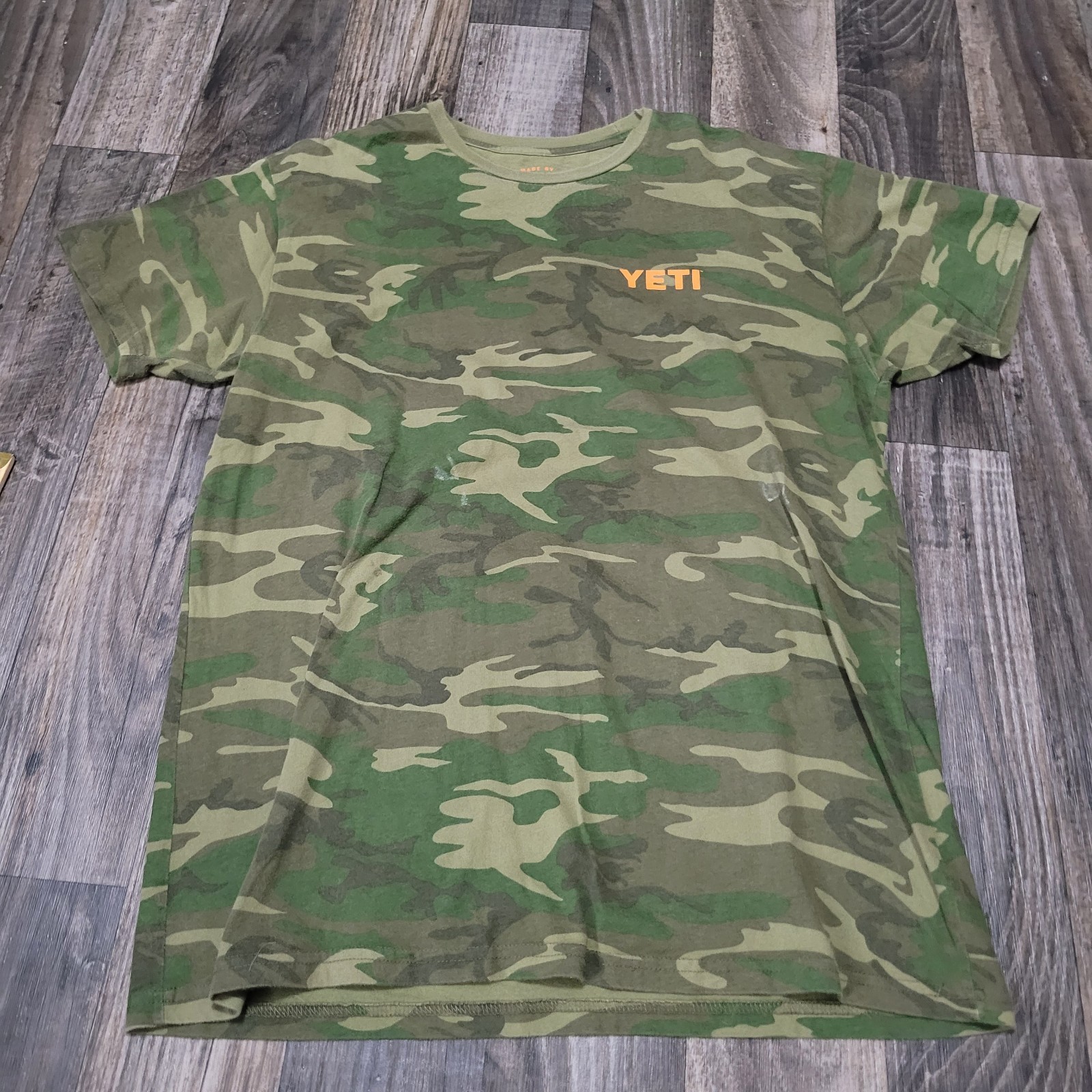 Yeti Men’s Short Sleeve Camo With Orange Logo Size XL Built For The Wild