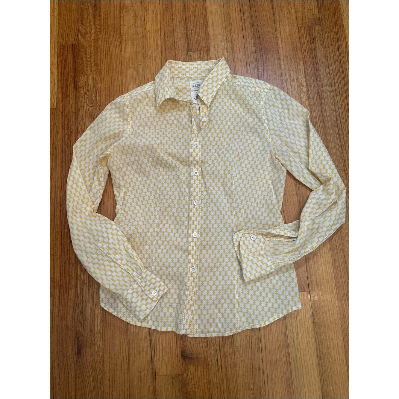 J.Crew yellow and white printed button-up shirt. Size 4 (i9)