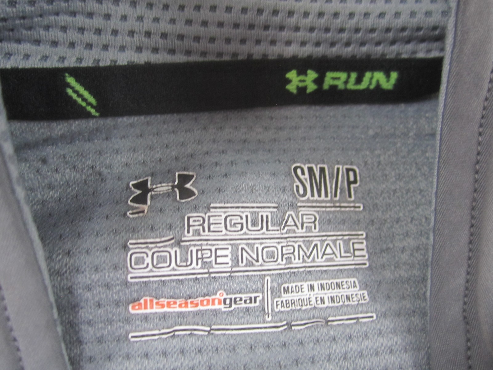 Under Armour Shirt Mens Small Gray Run Running 1/4 Zip Pullover Long Sleeve gallery