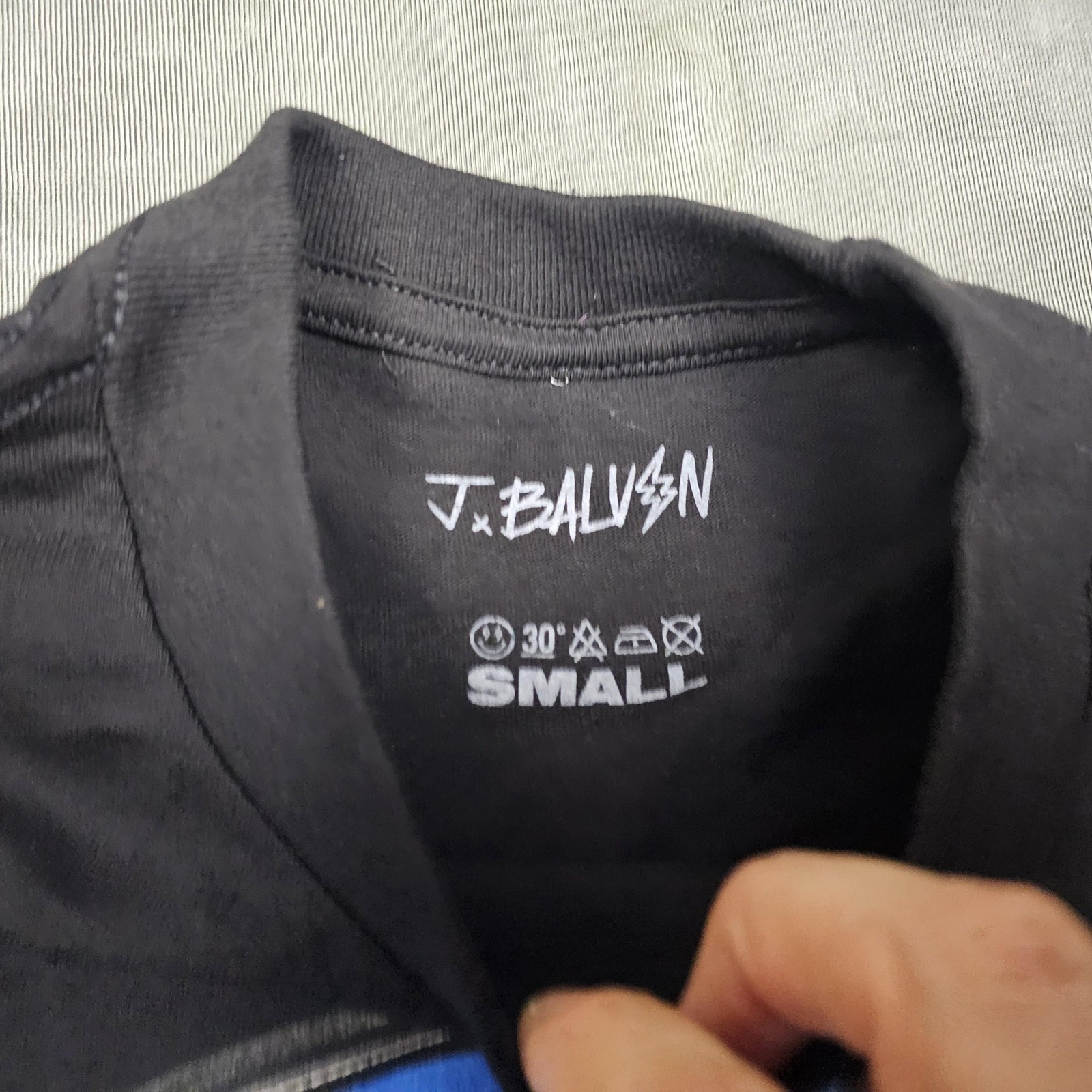 J Balvin Jose Tour Shirt Mens Small Black Lightning Smiley Face Concert Tee 2022 gallery
